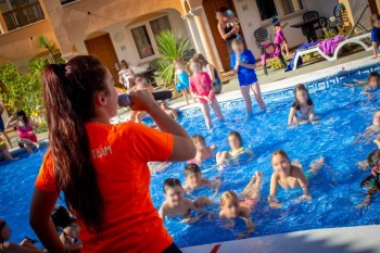 Apartamentos Turísticos Jardines del Plaza 